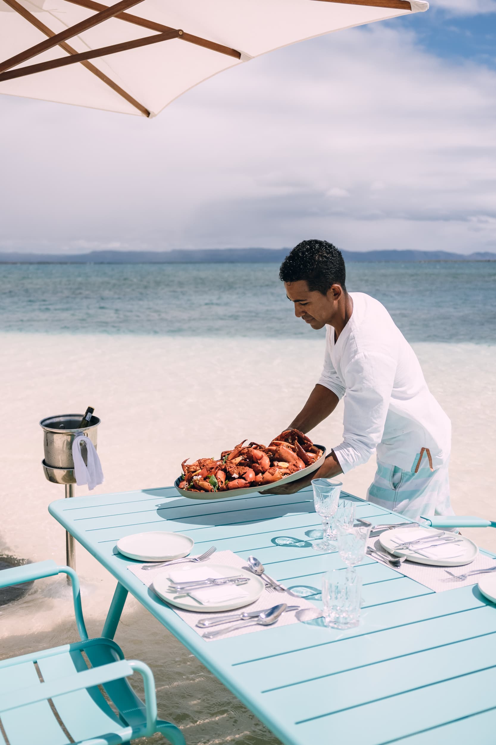 Miavana - Dining - Lunch on Beach 2500px 018